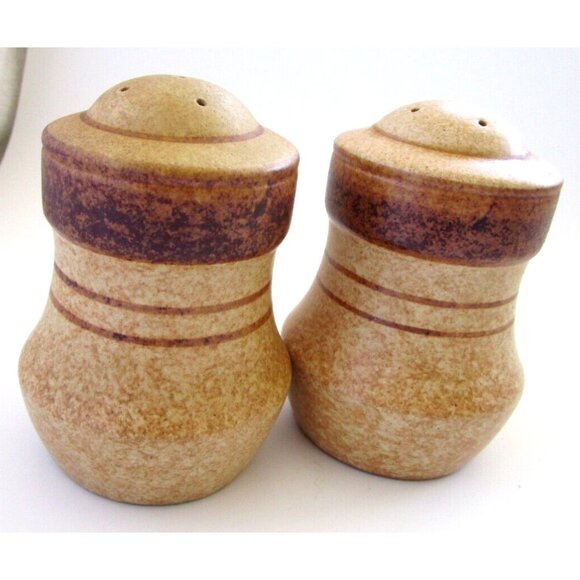 Vintage Treasure Craft Salt And Pepper Shakers -Clay Pottery/Ceramic Made In USA - Picture 9 of 10